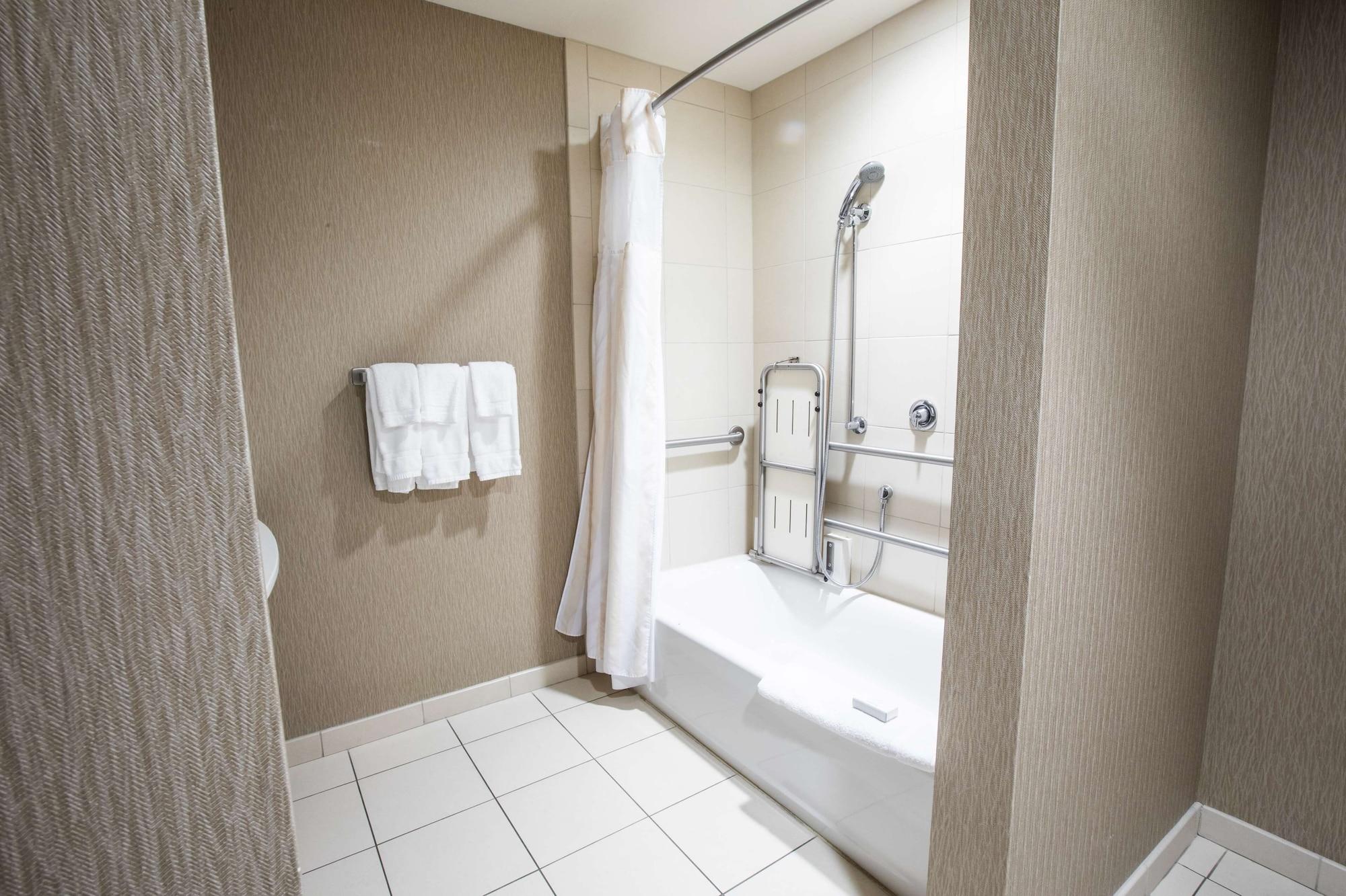 Hilton Garden Inn Clifton Park Exterior photo